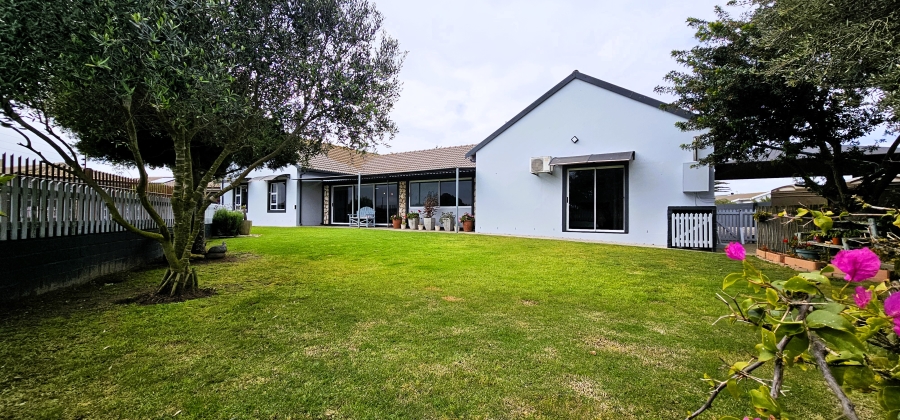 4 Bedroom Property for Sale in Country Club Western Cape